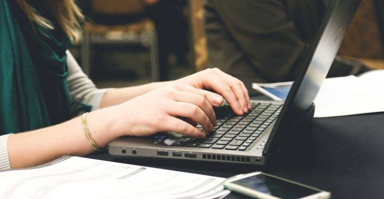 Cách kiếm tiền cho học sinh, sinh viên tại nhà không cần vốn - 11+ Công việc phù hợp nhất